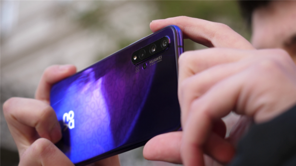 Huawei láká zákazníky na přijatelný poměr ceny a výkonu.